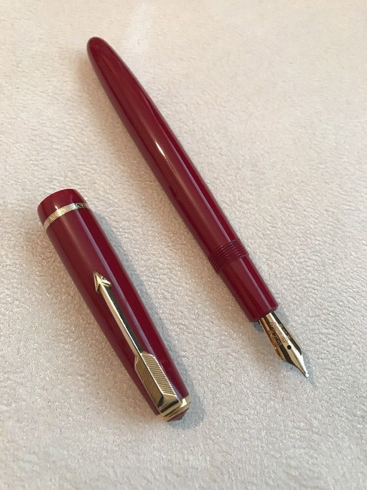 VINTAGE PARKER DUOFOLD JUNIOR RED GOLD TRIM 14K BROAD FOUNTAIN PEN-ENGLAND