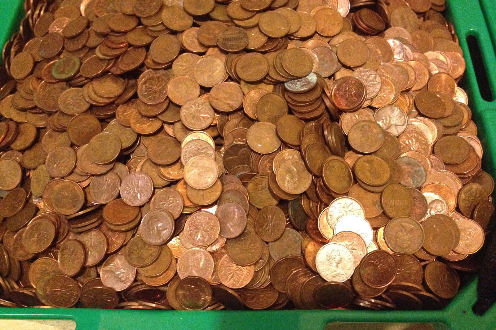 2500 pre 1996 Canadian Copper Pennies 98% Pure Copper Bullion $25.00 face value