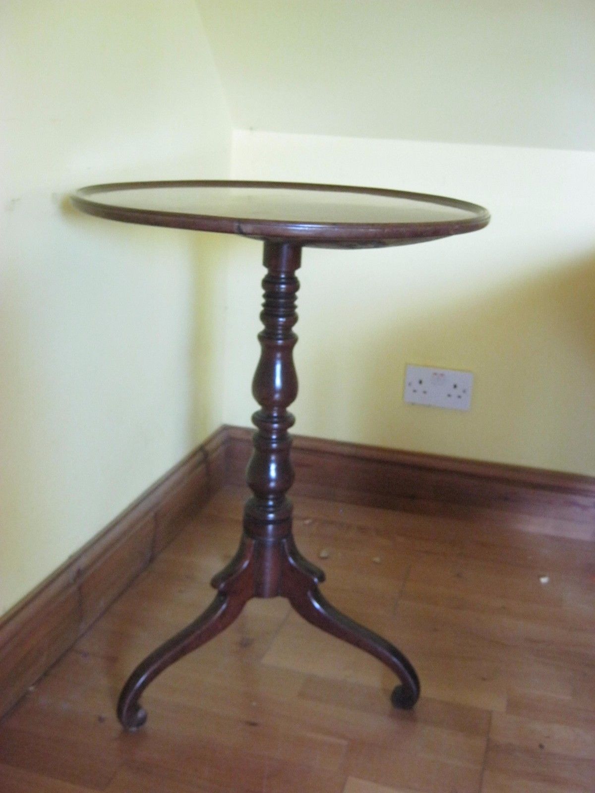 19C DISH TOP SIDE TABLE