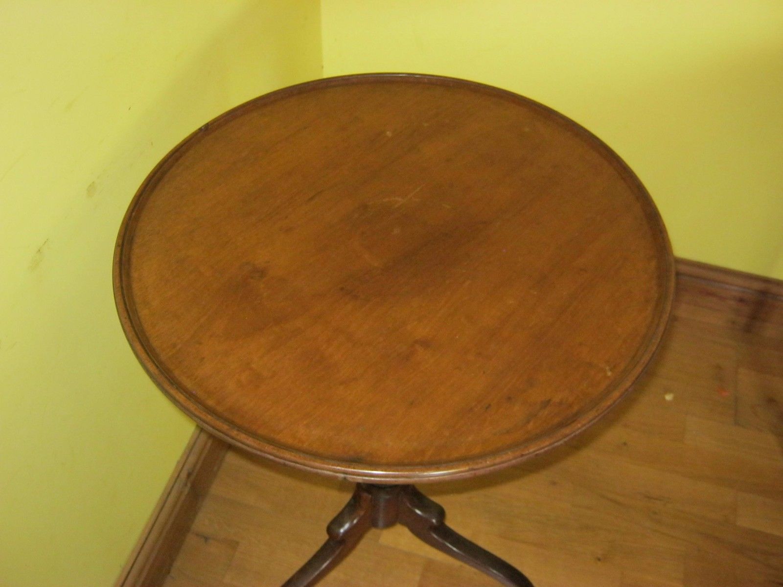 19C DISH TOP SIDE TABLE