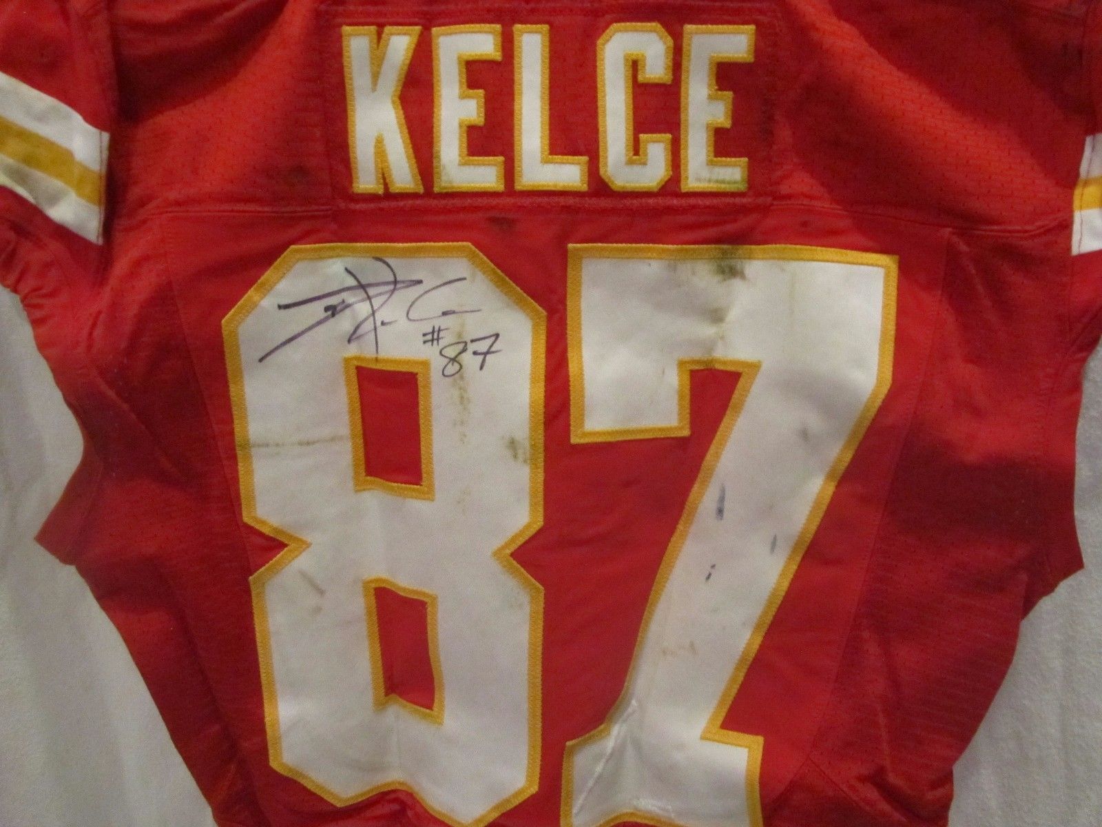 Travis Kelce KC Chiefs Game Used & Autographed Home Jersey (Oct. 11, 2015) - PSA