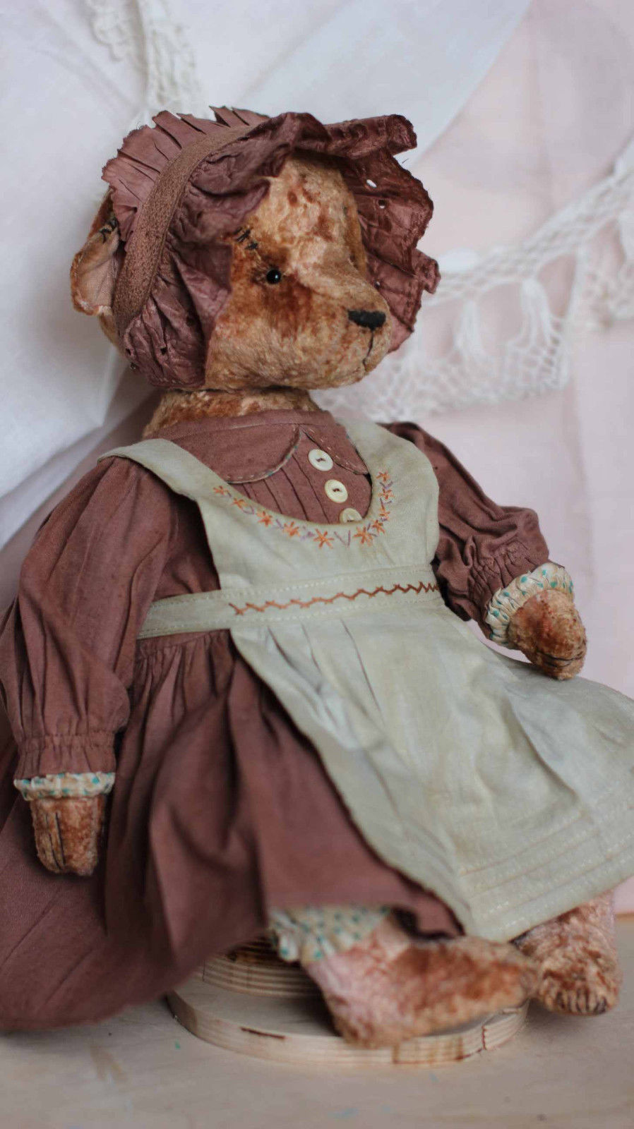 Marina's Bears vintage artist teddy bear. OOAK Antique style. Plush, 45cm.