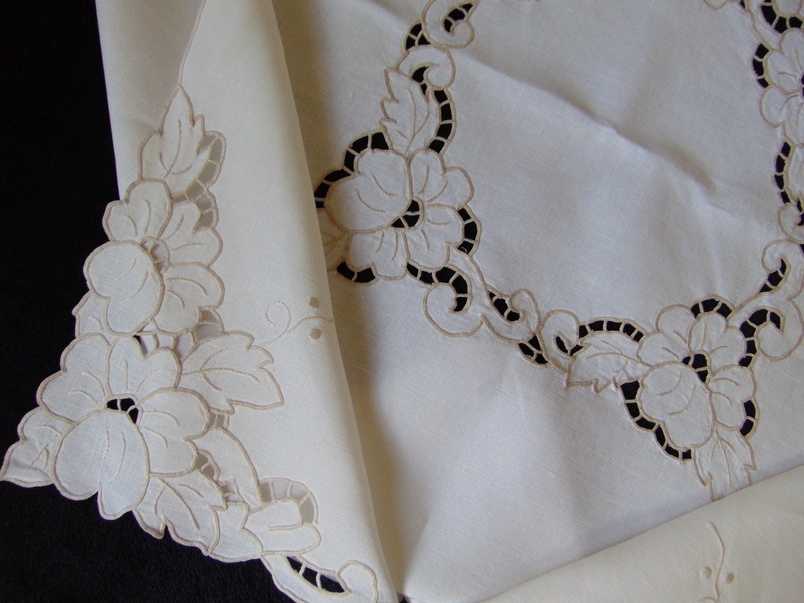 VINTAGE UNUSED IRISH LINEN MADEIRA HAND EMBROIDERED TABLECLOTH  - SOFT ECRU