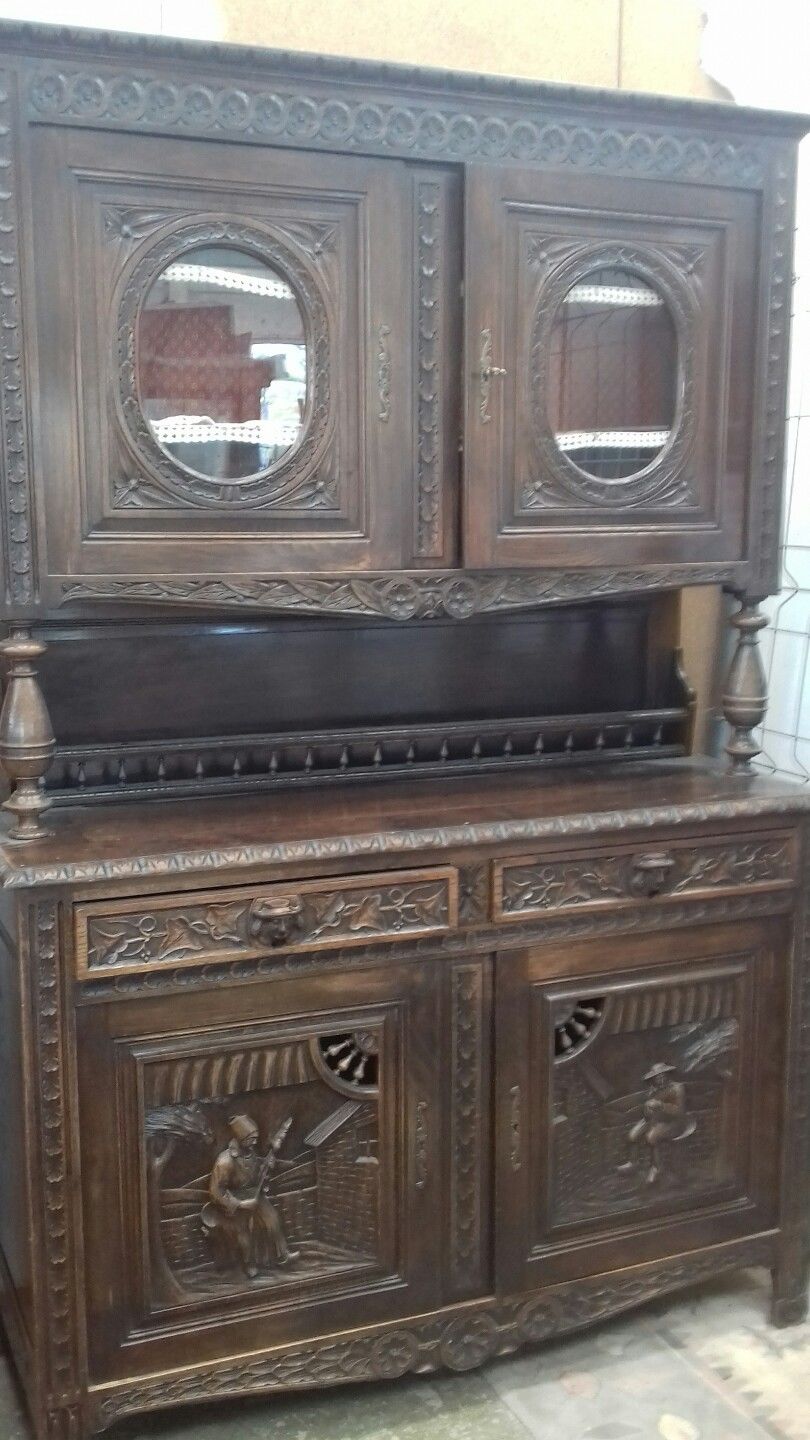 STUNNING ANTIQUE HANDMADE MADE CARVED FRENCH SIDEBOARD GLASS DOORS WITH KEYS
