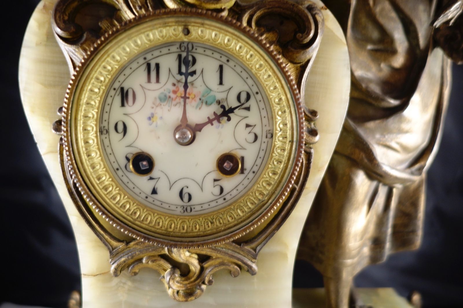 ANTIQUE GILT FRENCH CLOCK DEPICTING MAIDEN flower basket Onyx porcelain dial