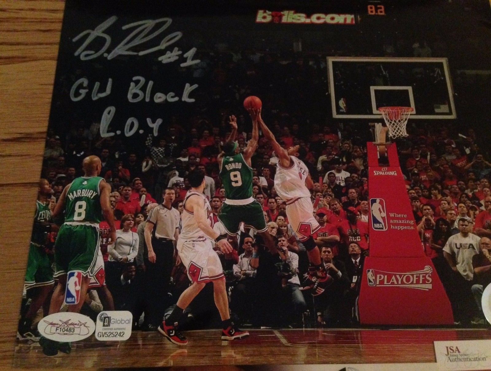 DERRICK ROSE Autographed Signed Bulls 8x10 Photo JSA GAI COA