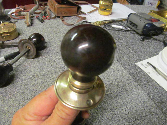 Pair of Vintage WOODEN & BRASS Door Knobs / Handles   -AF402-