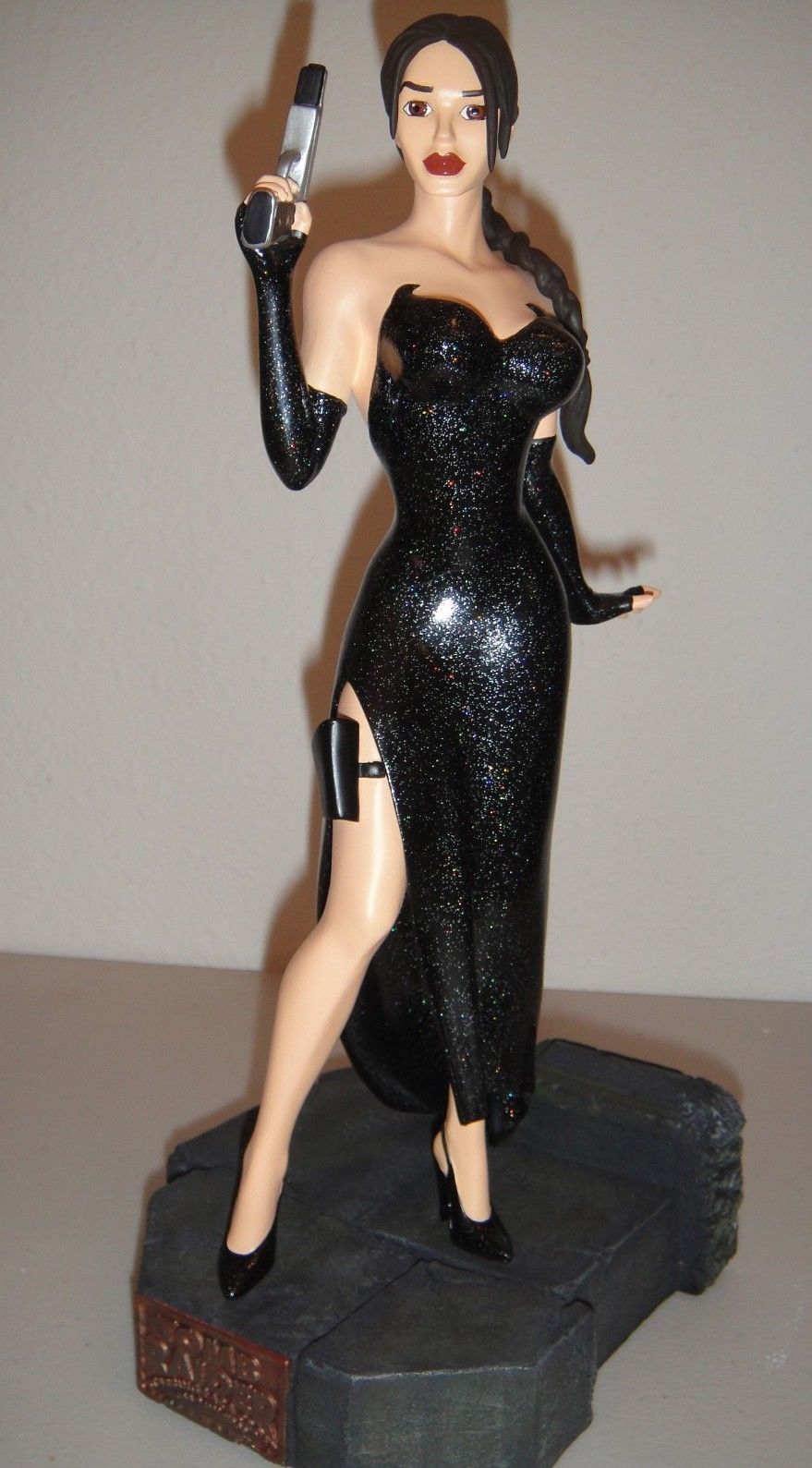 NEW! LARA CROFT: TOMB RAIDER EVENING DRESS 9" STATUE By VARNER STUDIOS Maquette