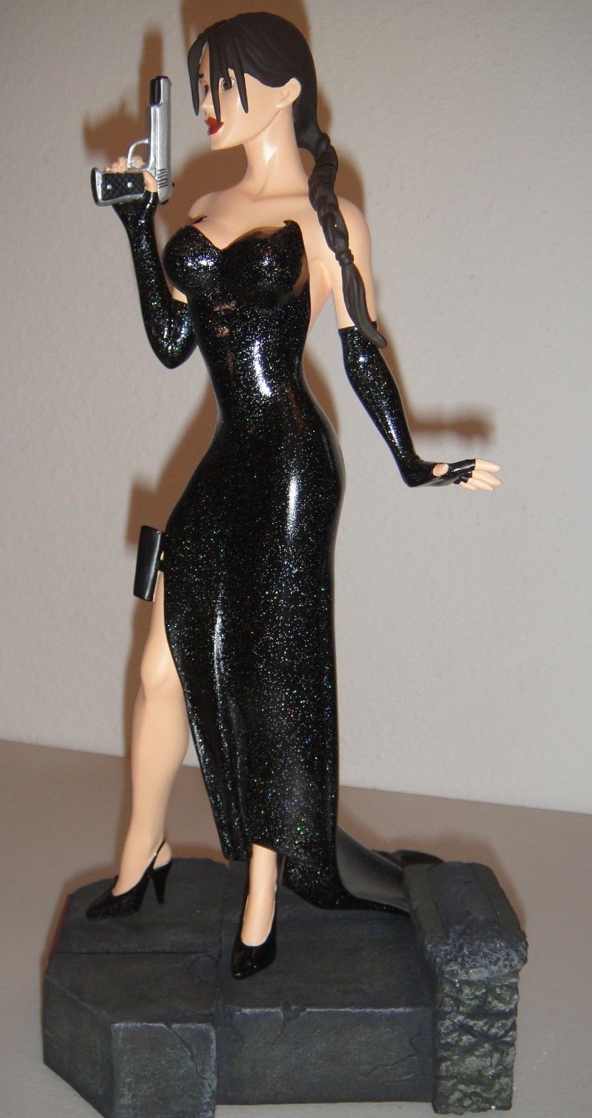 NEW! LARA CROFT: TOMB RAIDER EVENING DRESS 9" STATUE By VARNER STUDIOS Maquette