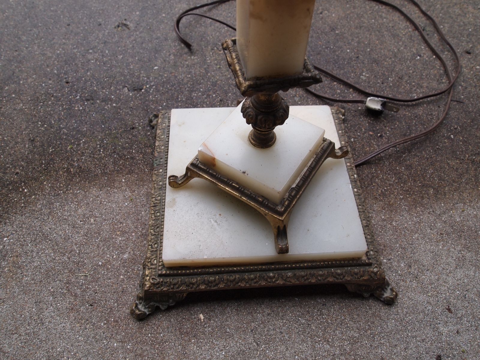 HIGHLY DECORATED ART DECO STYLE ONYX AND BRASS FLOOR LAMP