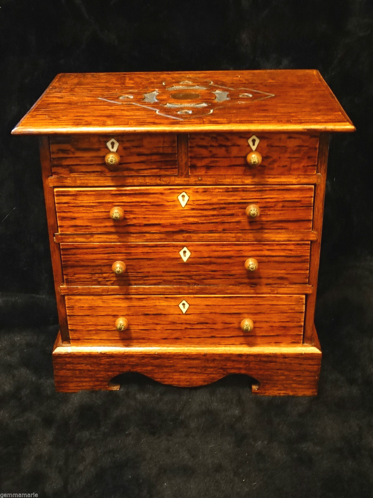 Antique miniature dresser Chest Drawers cabinet salesman sample Museum Historic