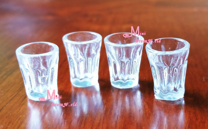 Dollhouse Miniature 1:12 Toy Kitchen 4 pcs of plastic Bistro Glasses