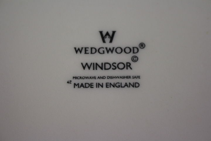 Set of 4 Vintage Wedgwood WINDSOR #502461 Embossed 11" Dinner Plates, England