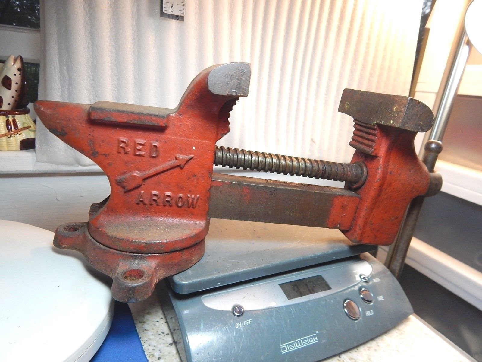 Vintage Columbia Red Arrow No.63 1/2 swivel Bench vise with Flat-Top Anvil