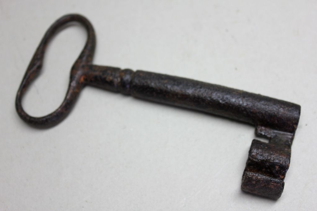 Antique OLD Large Big IRON KEY 5 1/4" 144g