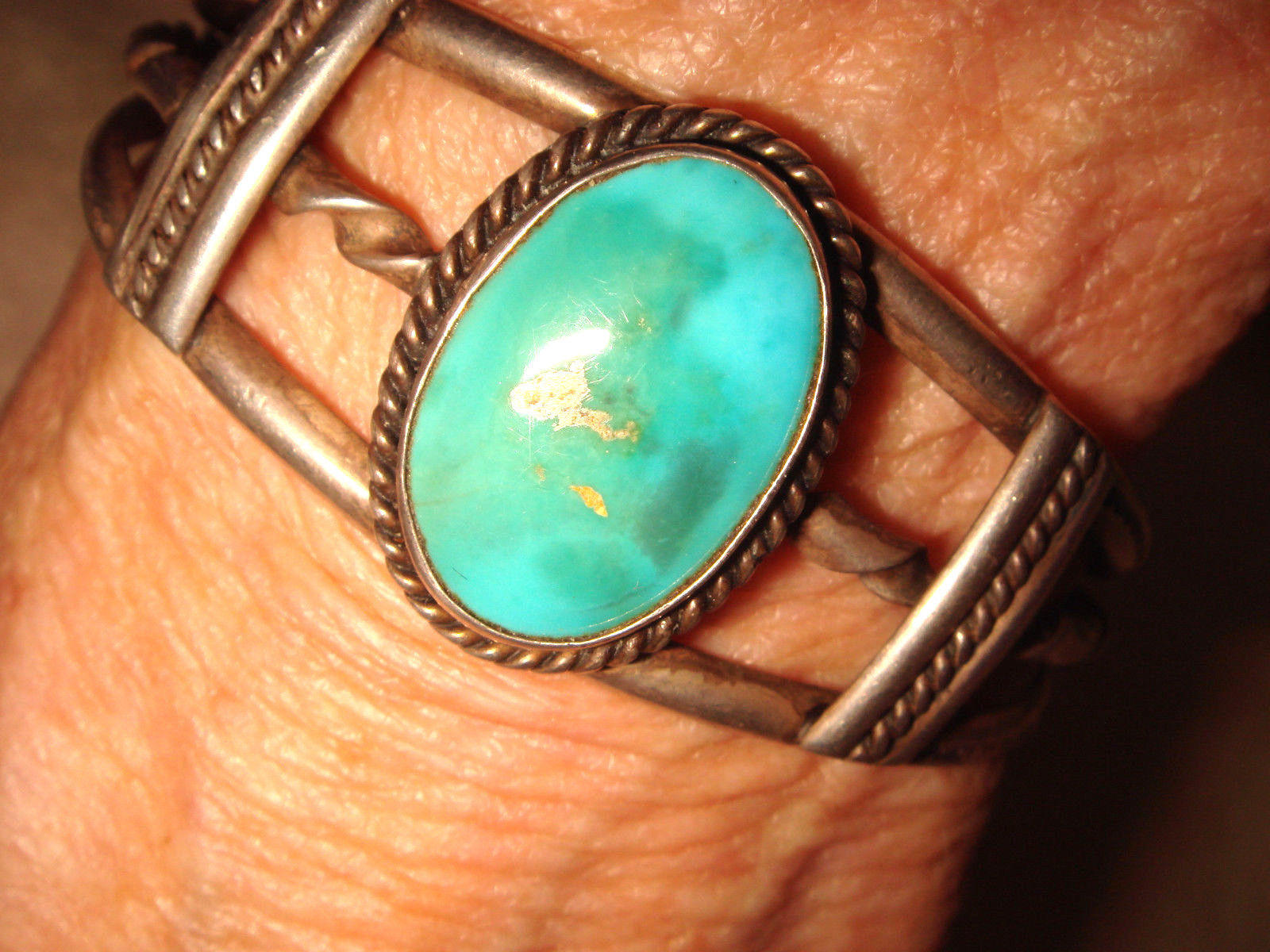 VTG. OLD PAWN NAVAJO 1960's STERLING SILVER TURQUOISE KNIFE EDGE CUFF BRACELET