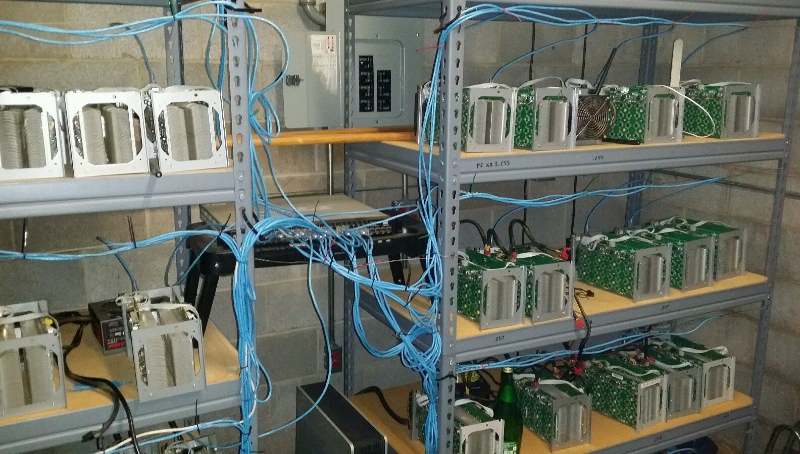 Bitmain AntMiner S1- 180- 220GH/s