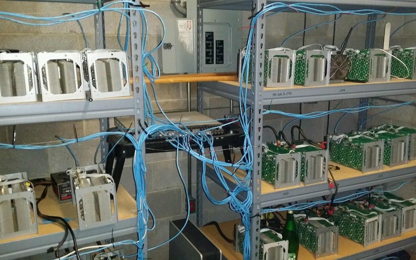 Bitmain AntMiner S1- 180- 220GH/s