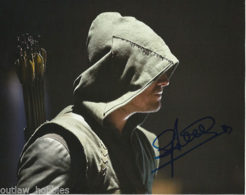 Stephen Amell Arrow Autographed Signed 8x10 Photo COA C5