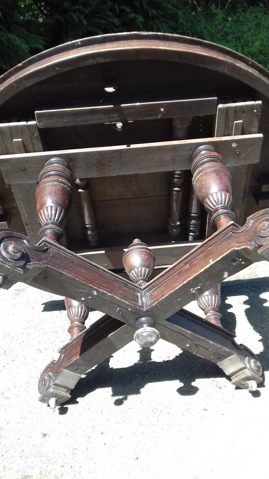 LARGE CARVED HEAVY  ANTIQUE FRENCH OAK EXTENDING TABLE GOES TO 3.5M/12FEET PLUS!