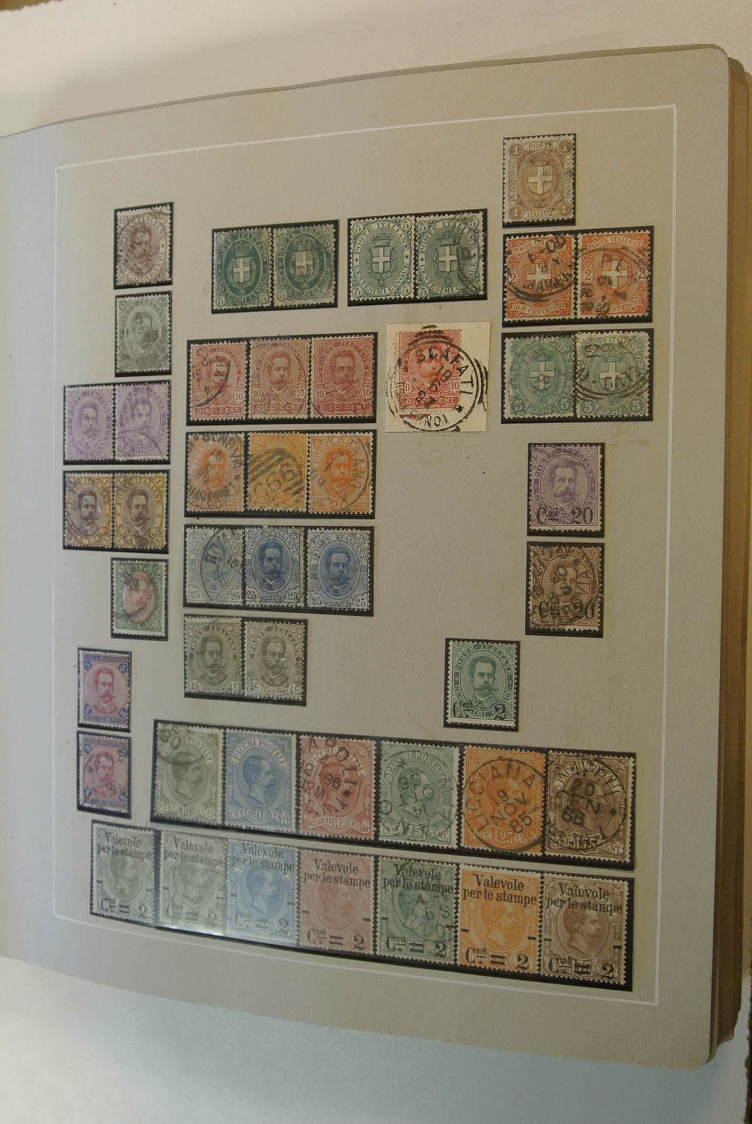 Lot 21547 Collection stamps of Italy 1860-1979.