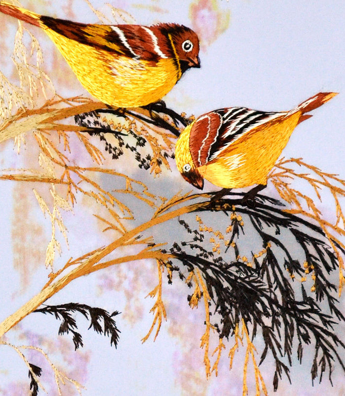 18" BROCADED CHINESE TRADITIONAL SILK EMBROIDERY PAINTING: YELLOW BIRD ON WEED