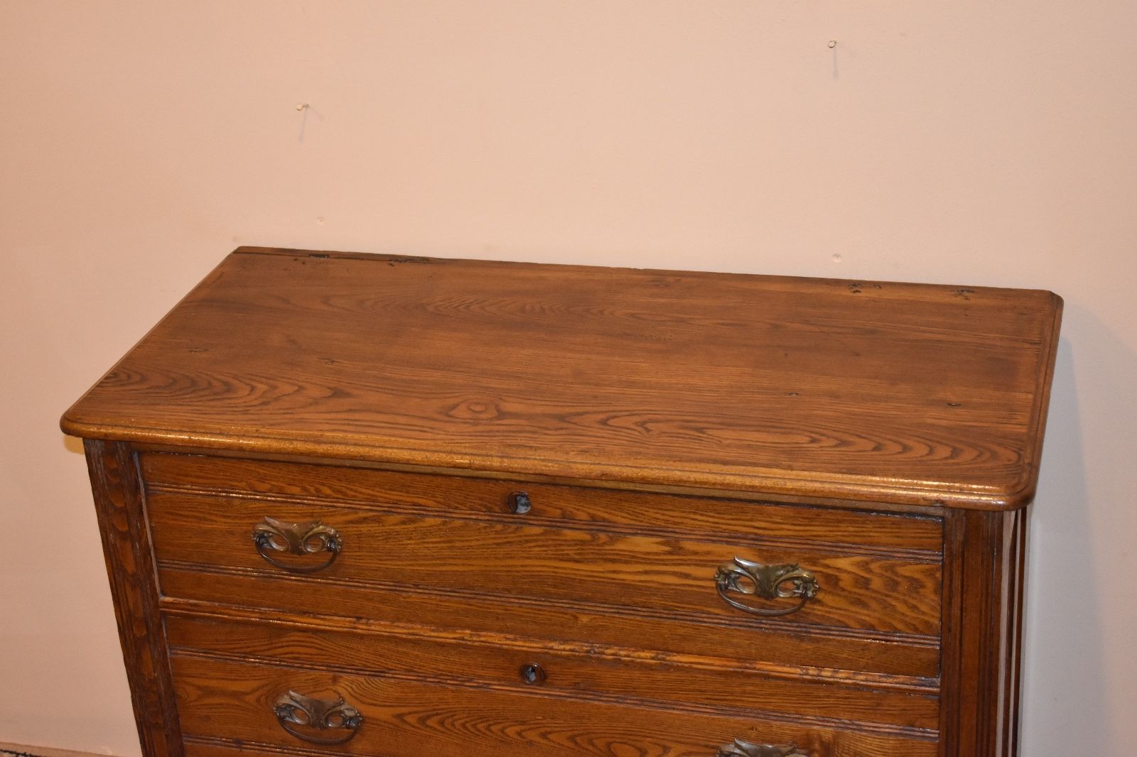 Antique Oak Bedroom Dresser or Chest of Drawers