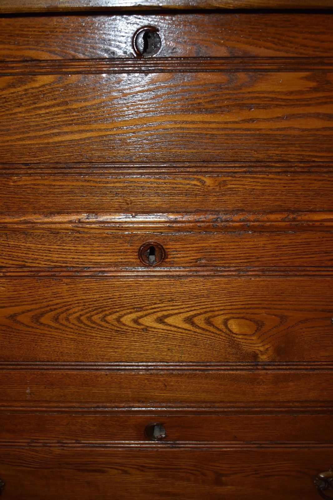 Antique Oak Bedroom Dresser or Chest of Drawers