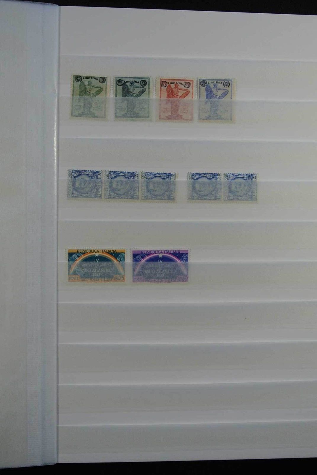 Lot 26650 Collection stamps of Italy 1862-1935.