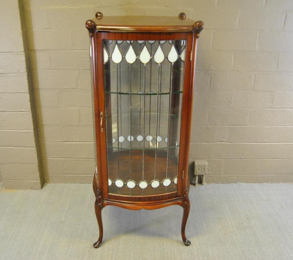 ANTIQUE LEADED GLASS MAHOGANY CURIO CABINET