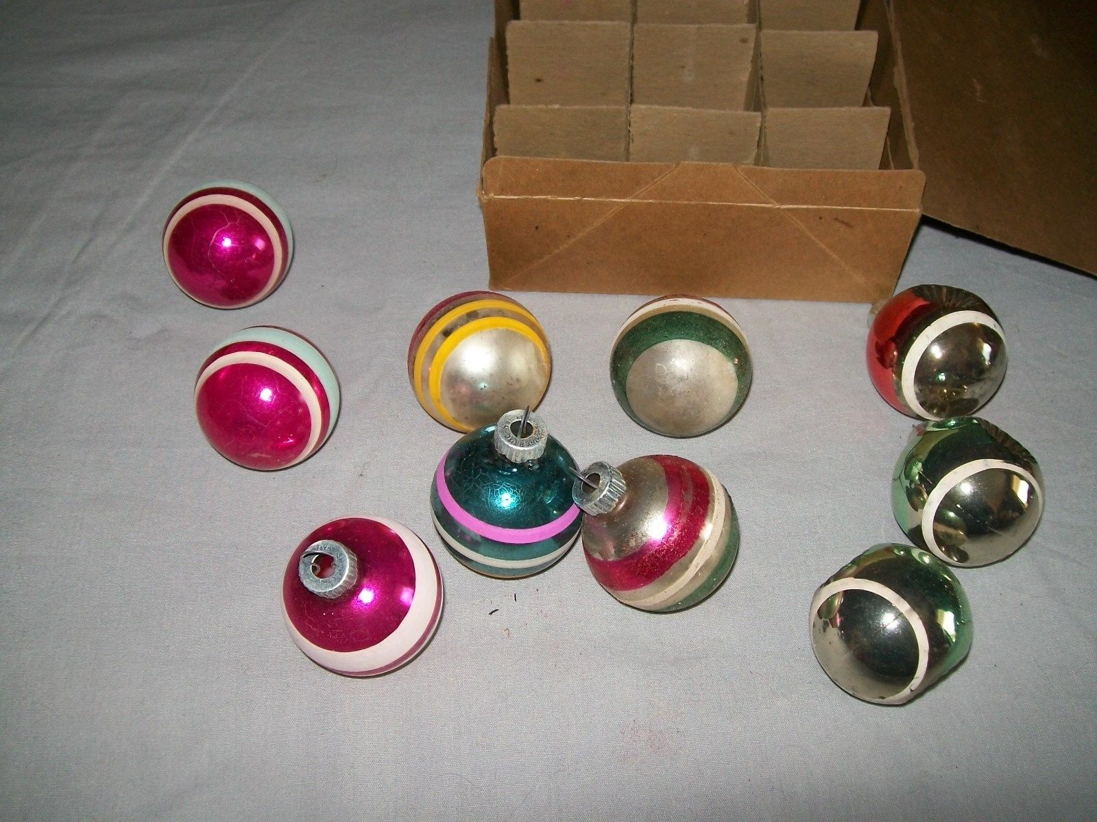 10 VINTAGE SHINY BRITE GLASS CHRISTMAS ORNAMENTS / ORIGINAL BOX