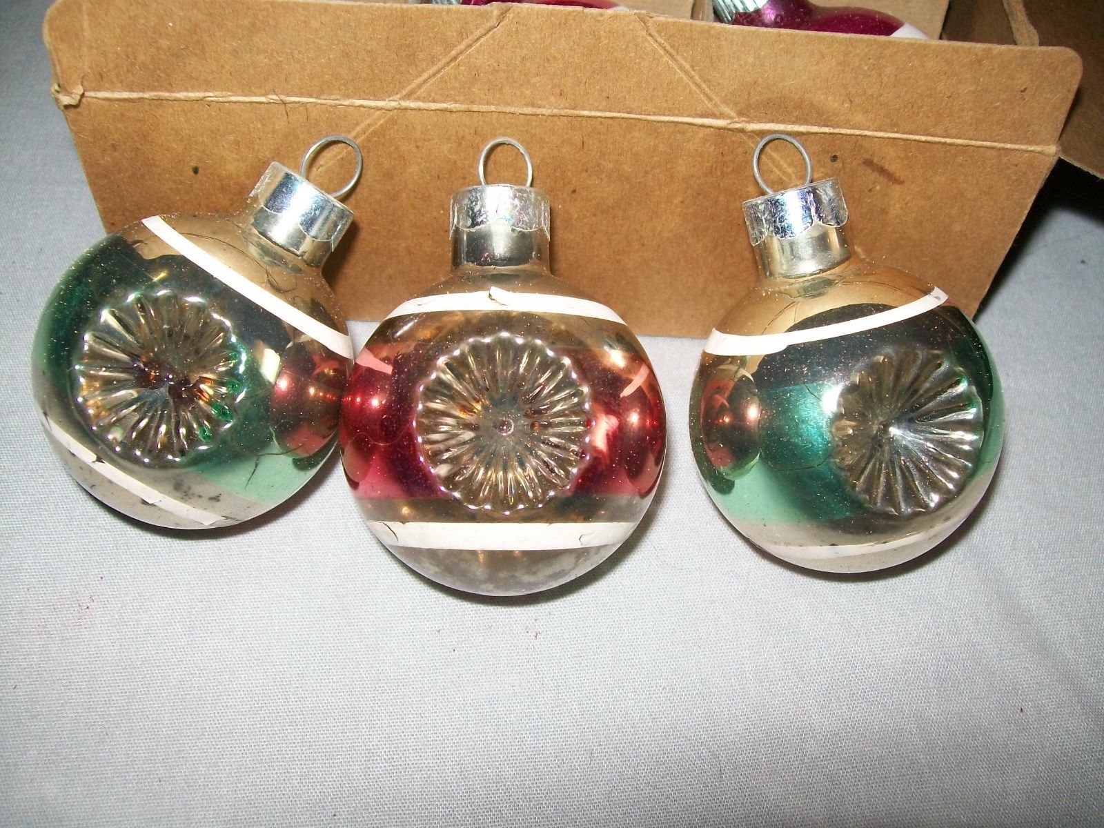 10 VINTAGE SHINY BRITE GLASS CHRISTMAS ORNAMENTS / ORIGINAL BOX