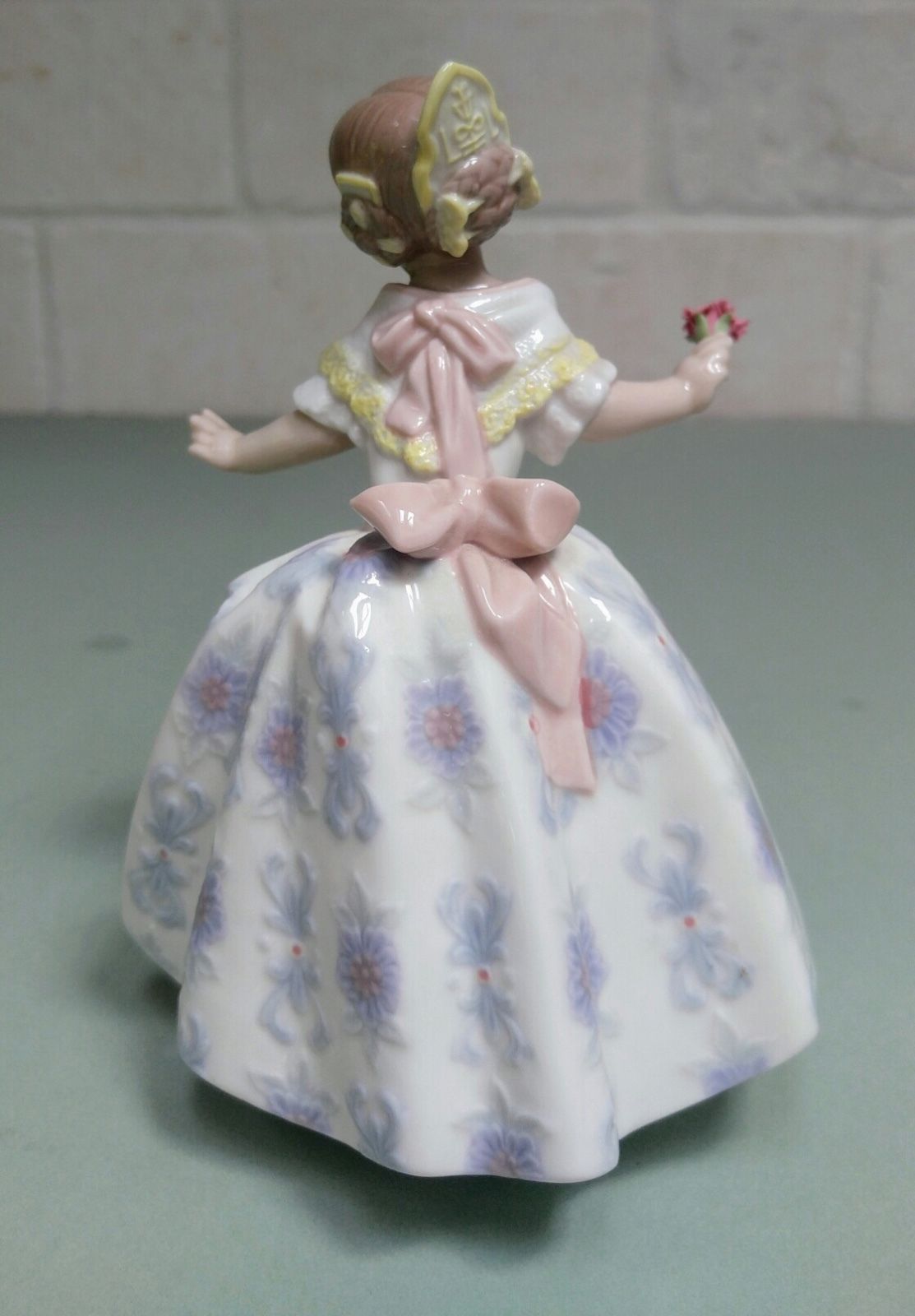 Lladro Figurine 5373 "Carmencita" Valencia Girl Mint In Box