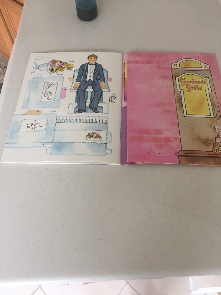 Barbie Pink & Pretty Paper Doll Playbook, Golden 1983 Uncut MINT