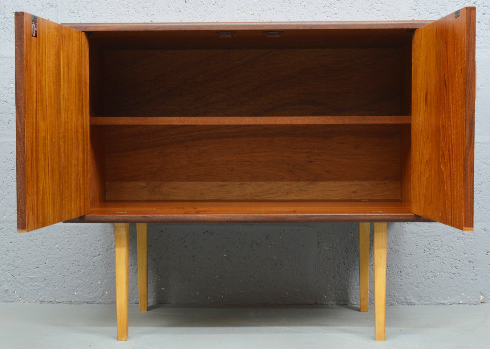 Retro Vintage Mid Century Danish Style Teak LP Cabinet/Cupboard by G-Plan