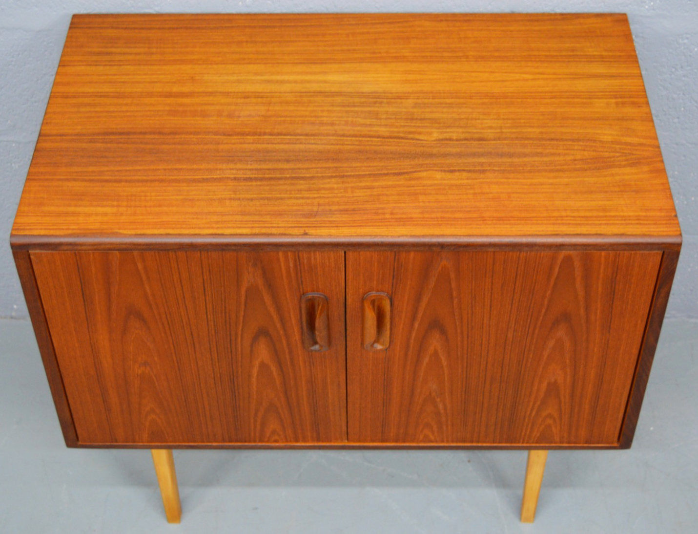 Retro Vintage Mid Century Danish Style Teak LP Cabinet/Cupboard by G-Plan