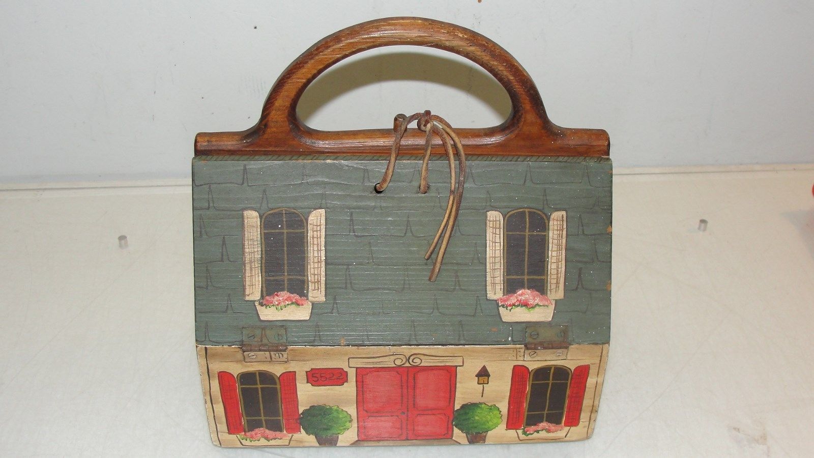 ANTIQUE PRIMITIVE WOODEN HAND CARVED PAINTED HOUSE HANDBAG LUNCH BOX FOLK ART