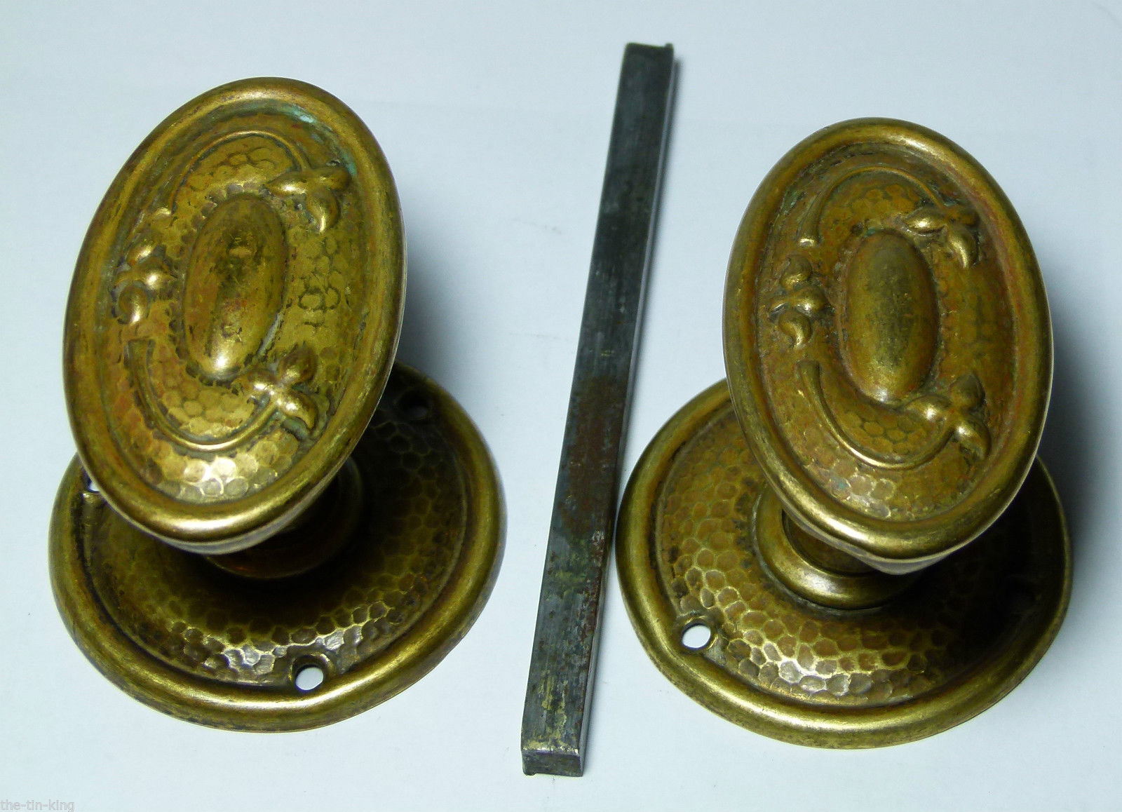 PAIR QUALITY ANTIQUE ARTS & CRAFTS NOUVEAU BRASS DOOR HANDLES KNOBS+BACKPLATES