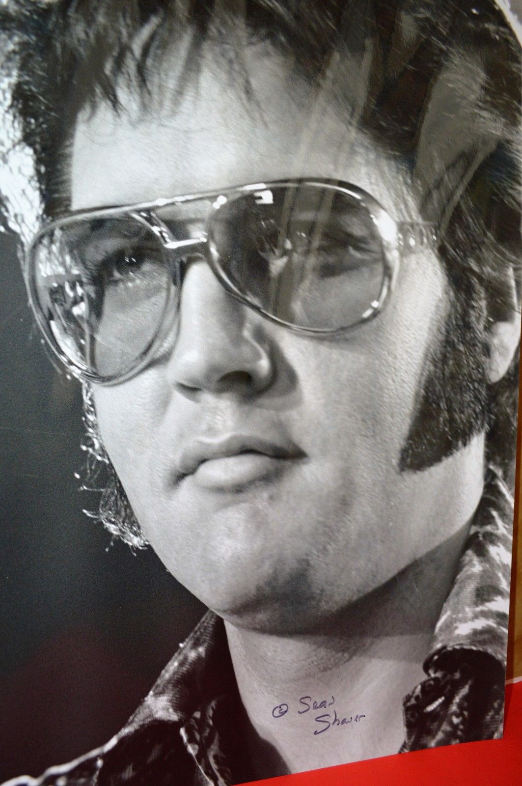 ELVIS PRESLEY ORIGINAL LARGE B&W PHOTO SEAN SHAVER COLLECTION HAND SIGNED