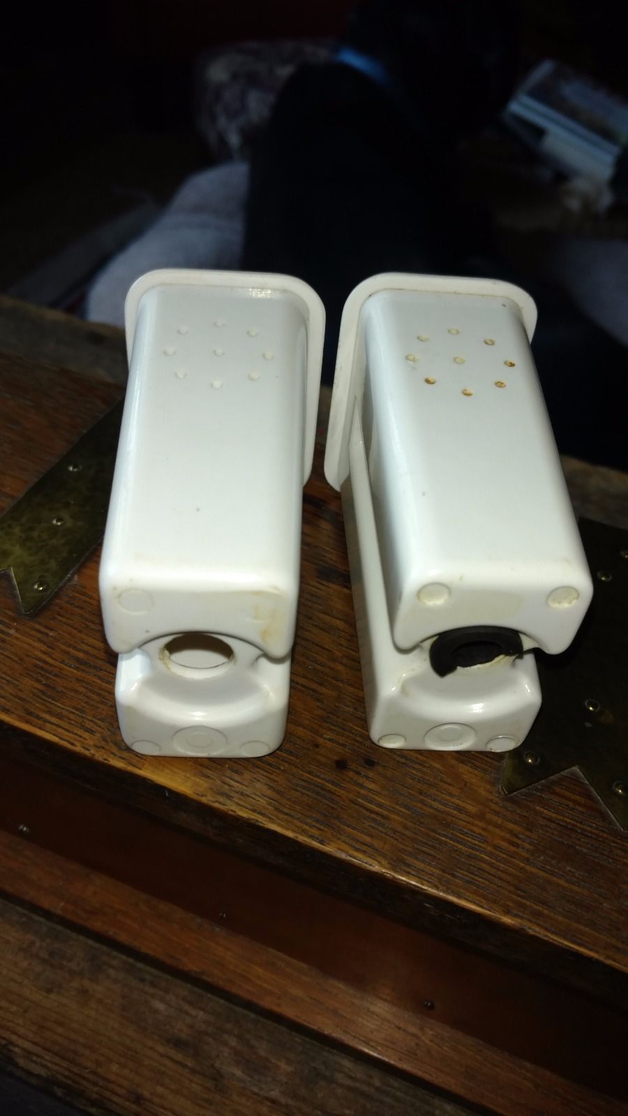 * VINTAGE O'KEEFE & MERRITT STOVE PARTS * SALT AND PEPPER SHAKERS 1940'S -1950'S