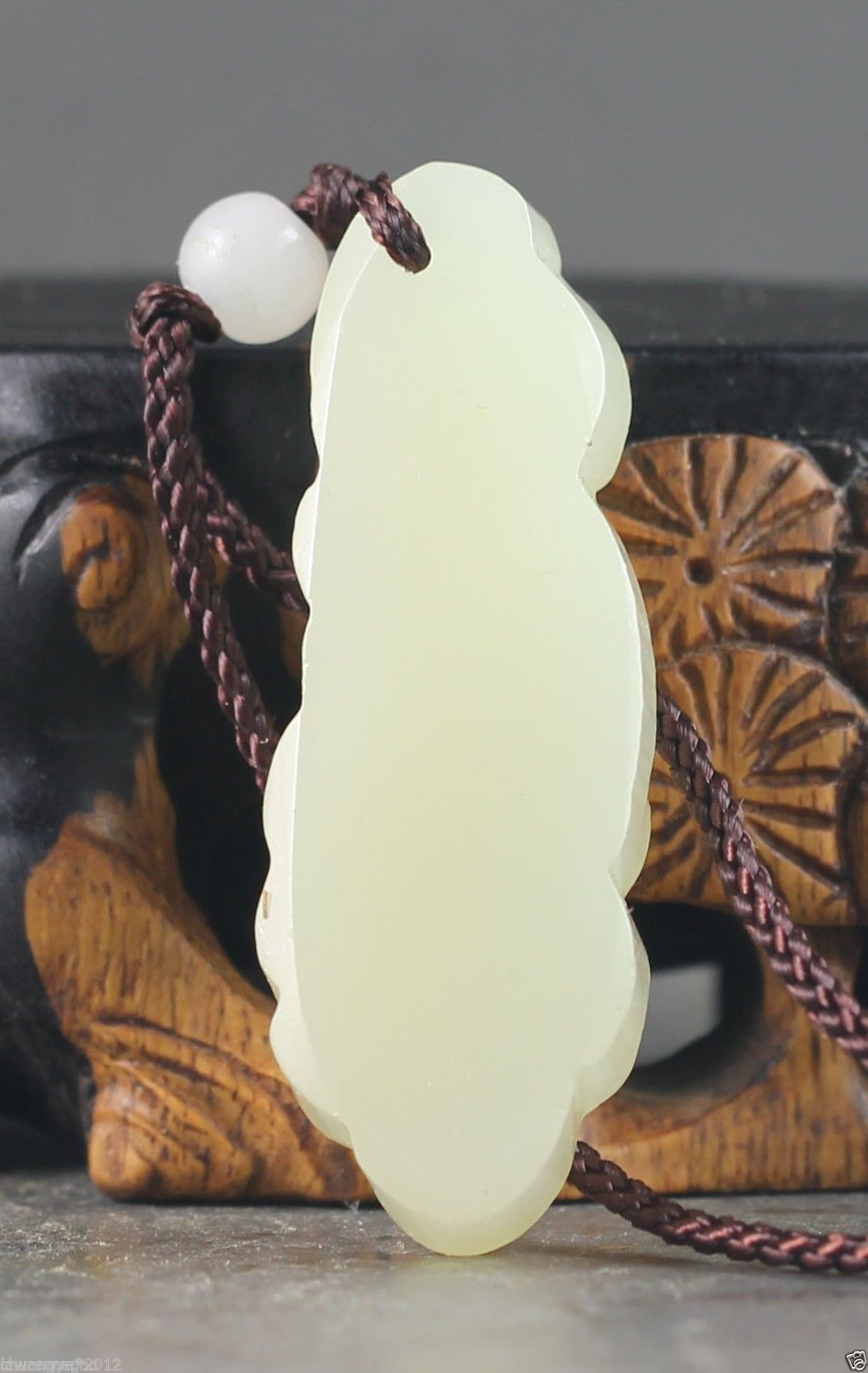 beautiful Chinese natural White jade hand-carved nephrite jade ruyi pendant