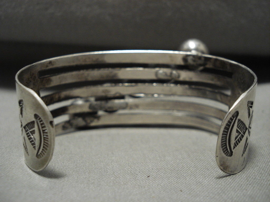 EARLY 1930'S VINTAGE NAVAJO HAND WROUGHT SILVER BEAD BRACELET OLD