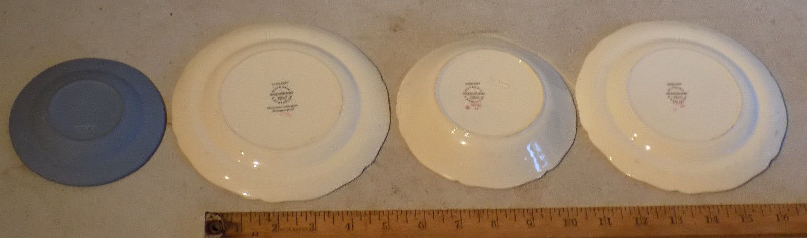 VINTAGE RARE LOT OF 4 WEDGEWOOD ENGLAND AVOCADO JASERWARE PLATE SAUCERS BOWL *NR