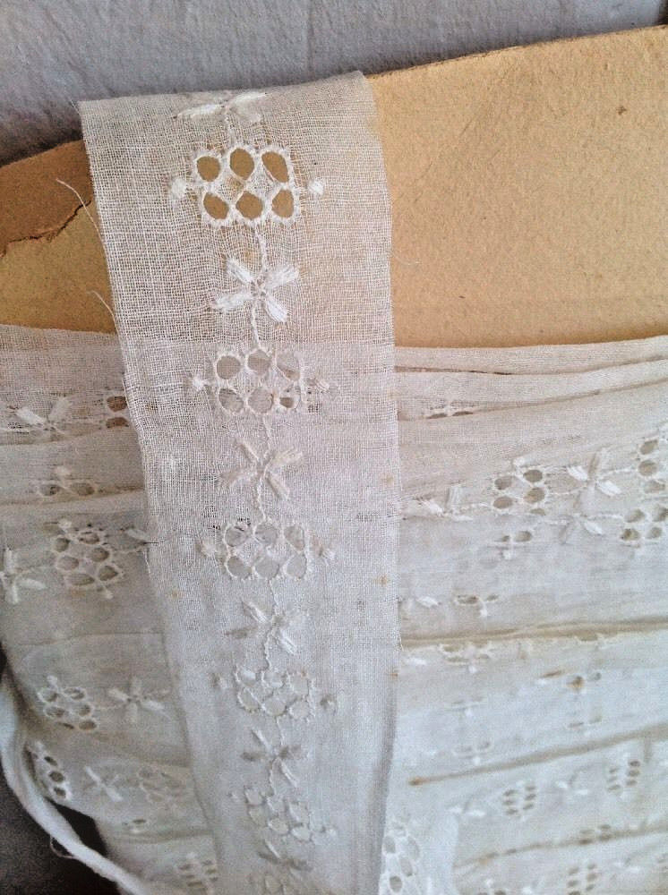 Antique Lace Broderie Anglaise Vintage White Cotton Trim Vintage Wedding 3yd NOS