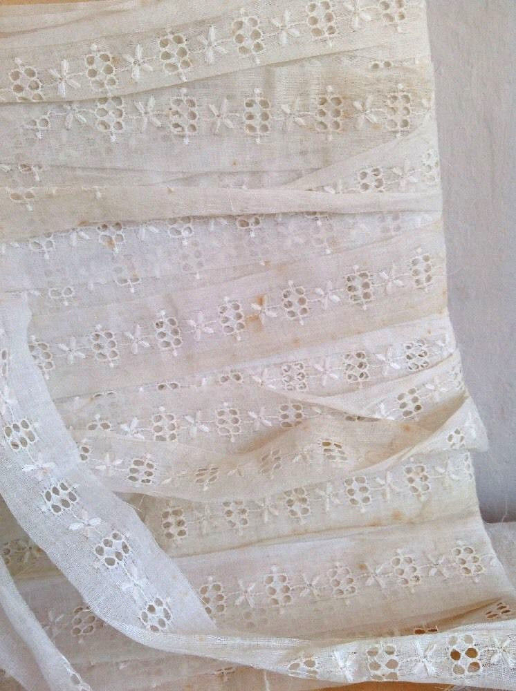 Antique Lace Broderie Anglaise Vintage White Cotton Trim Vintage Wedding 3yd NOS