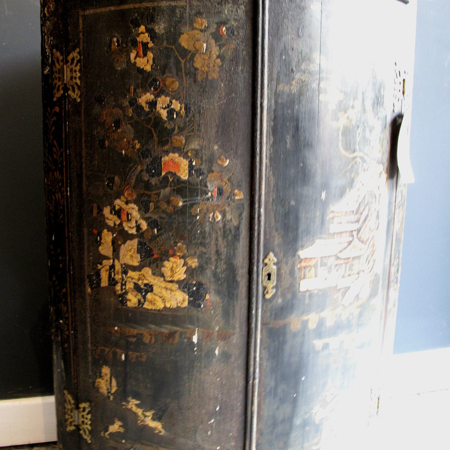 Japanese Lacquered Corner Cabinet - Antique 19th Century Ebonised Cupboard