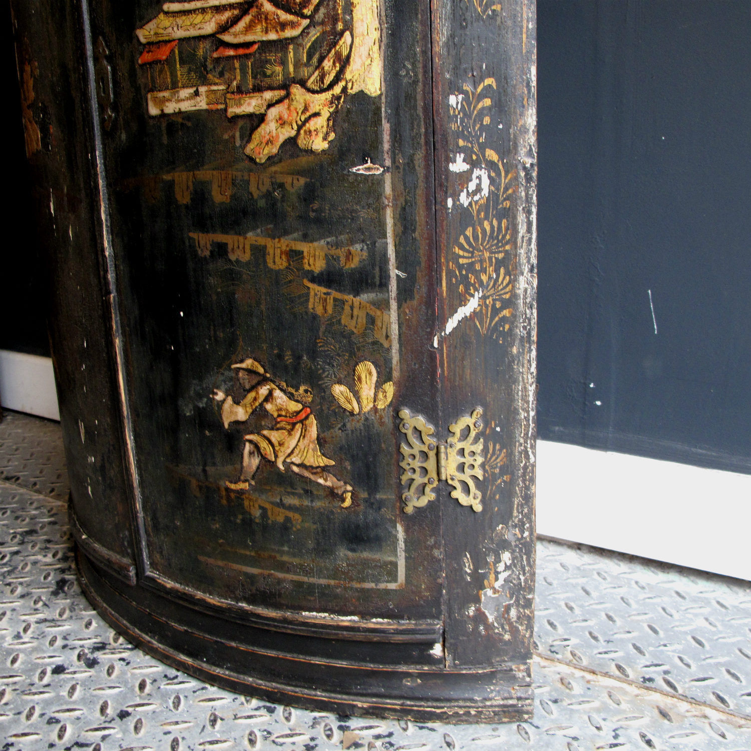 Japanese Lacquered Corner Cabinet - Antique 19th Century Ebonised Cupboard