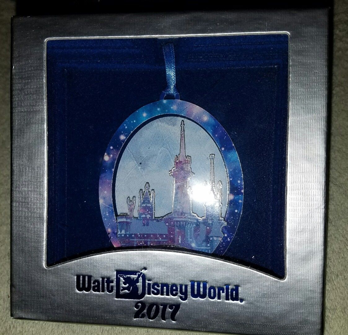 New Disney Parks 2017 Walt Disney World Cinderella Castle Disc Ornament 3D