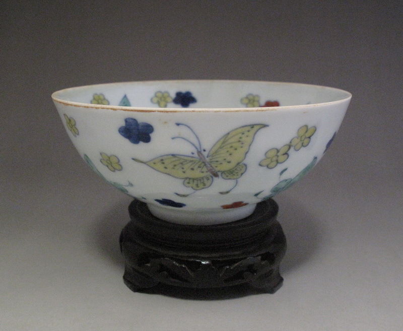 Fine Chinese Antique Dou-cai Porcelain bowl with Mark