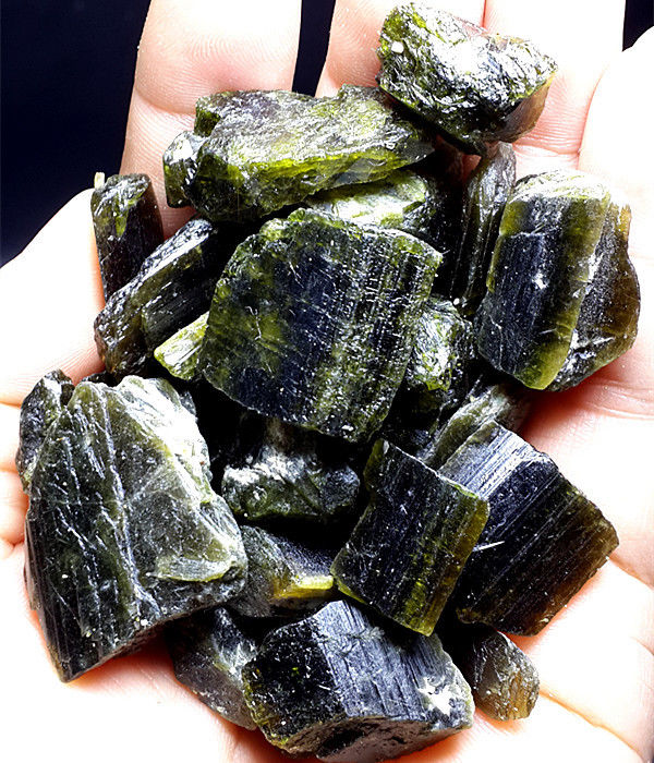 152g Natural Green Tourmaline Quartz Crystal Specimen Healing  B879